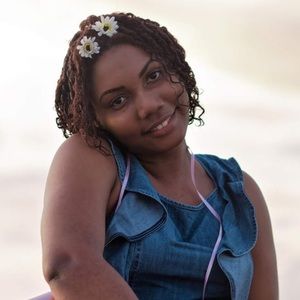 Meet your Posher, Nini